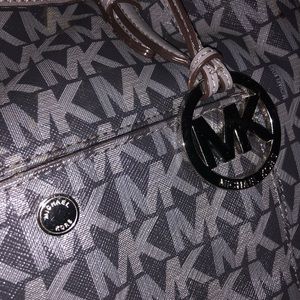 MICHAEL KORS | Medium Jet Set Snap Pocket Tote EUC